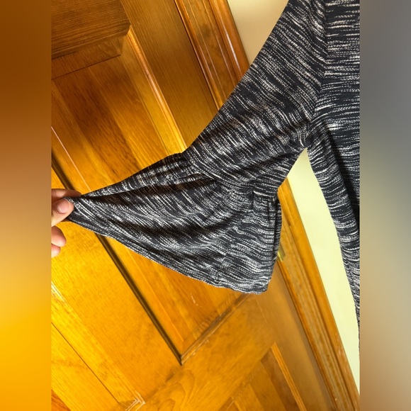 Max Studio Ruffled Bell 3/4 Sleeve Shirt Heathered Charcoal Extra Small - Picture 2 of 4